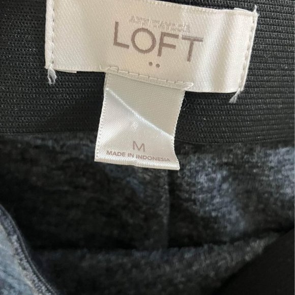 LOFT charcoal grey pencil skirt with slit - Picture 4 of 8